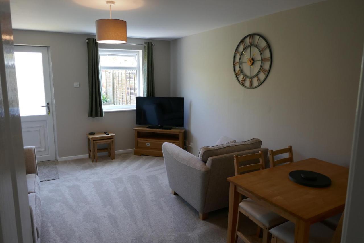 2 Bedroom House Walking Distance To City Centre With Free Parking ยอร์ค ภายนอก รูปภาพ