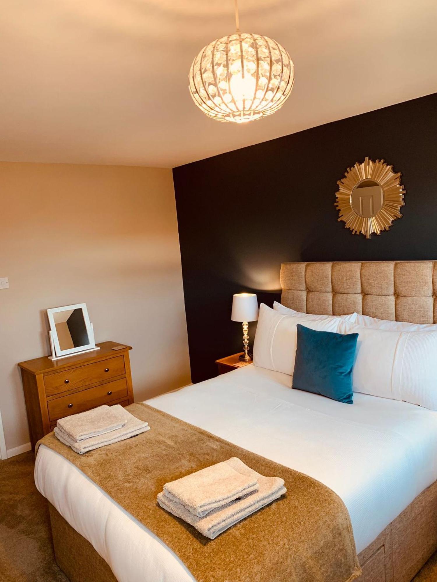 2 Bedroom House Walking Distance To City Centre With Free Parking ยอร์ค ภายนอก รูปภาพ