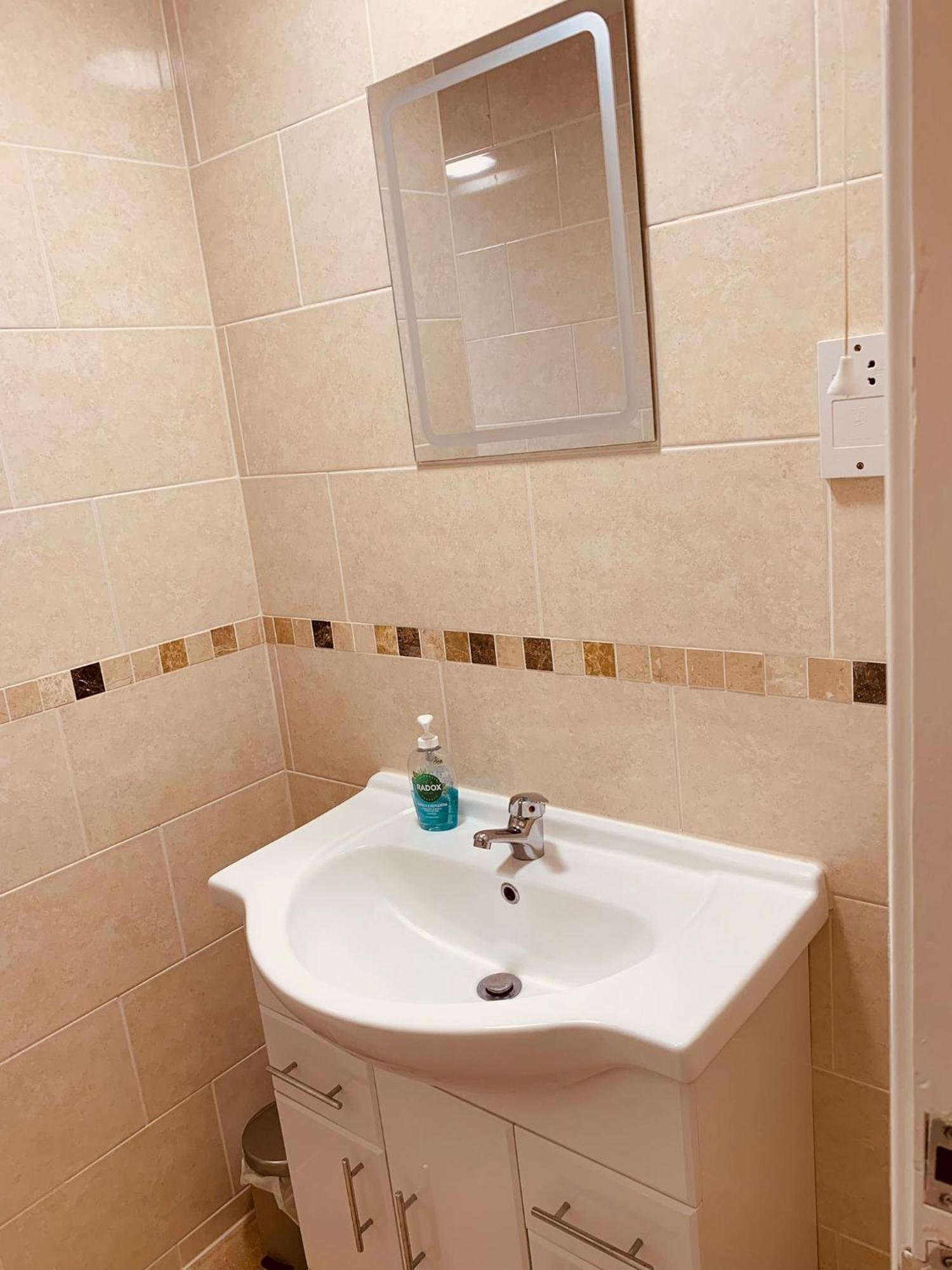 2 Bedroom House Walking Distance To City Centre With Free Parking ยอร์ค ภายนอก รูปภาพ